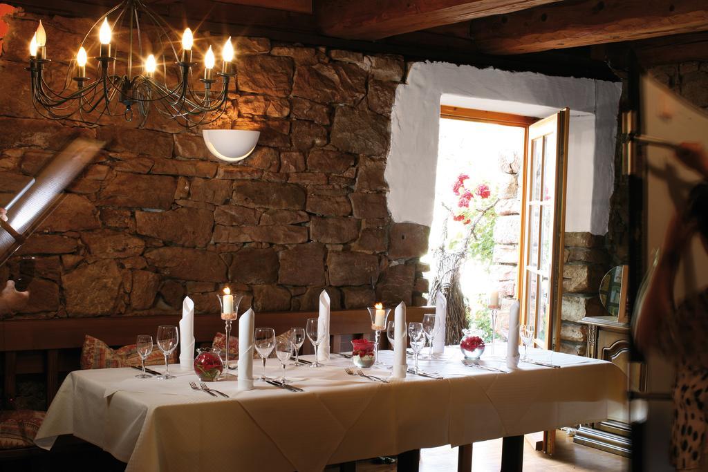 Gutshof-Hotel Waldknechtshof Байерсброн Екстериор снимка