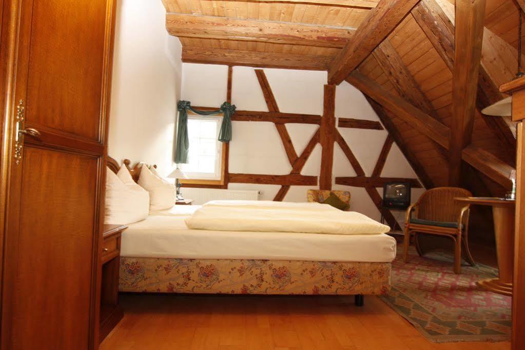 Gutshof-Hotel Waldknechtshof Байерсброн Екстериор снимка