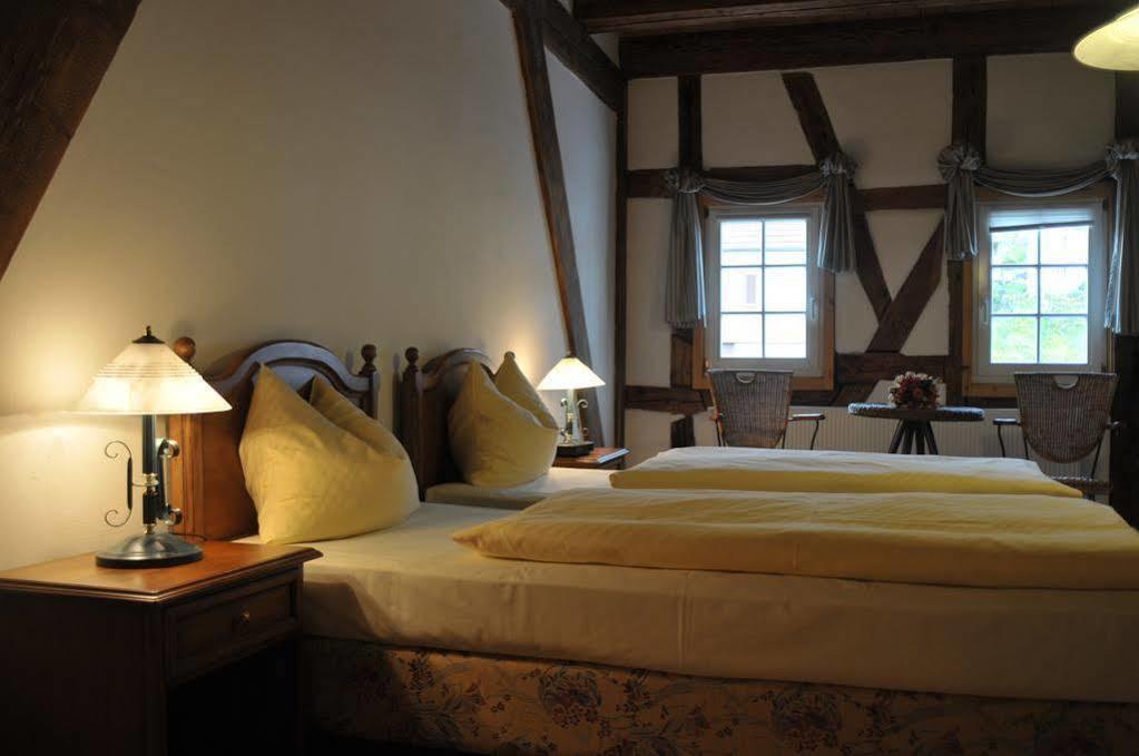 Gutshof-Hotel Waldknechtshof Байерсброн Екстериор снимка